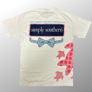 Simply Southern Preppy White Tshirt with Coral Turtles Size Small